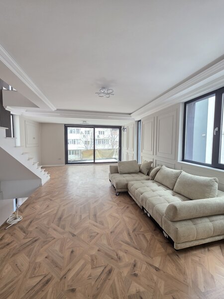 Timpuri Noi, Unirii,