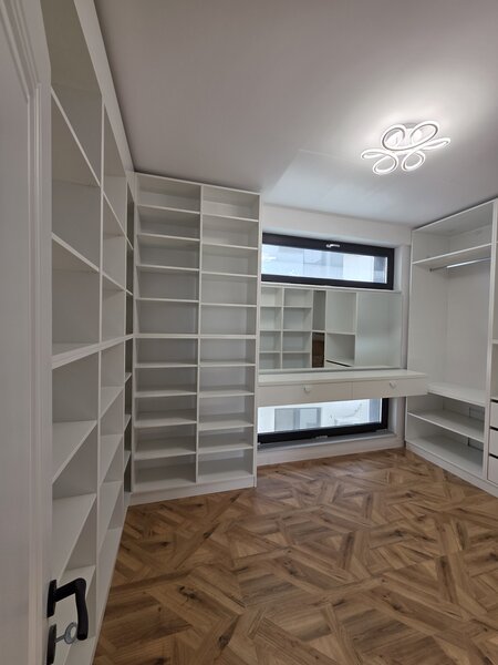 Timpuri Noi, Unirii,